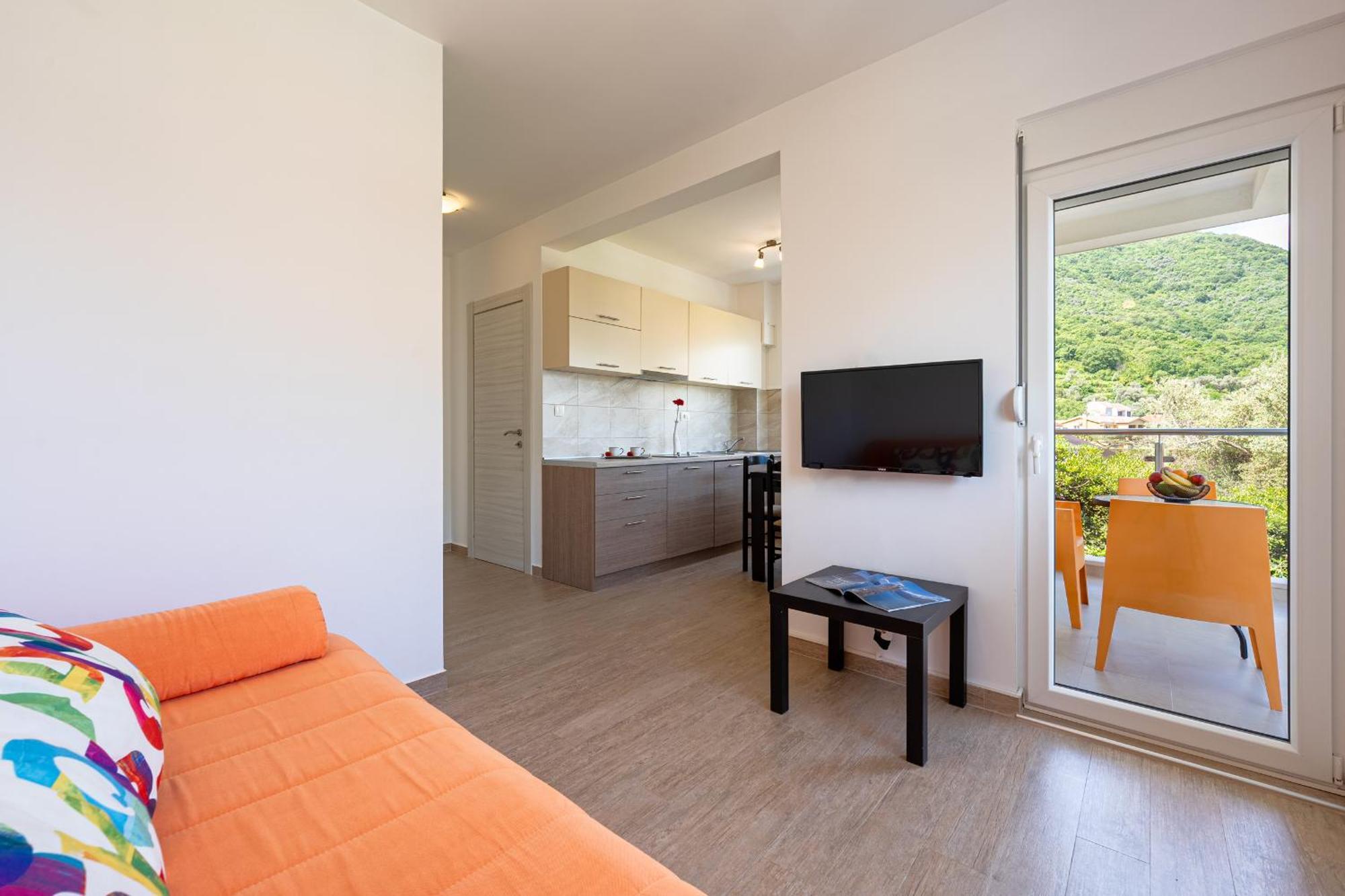 Hera Apartments Доньї-Столів Екстер'єр фото