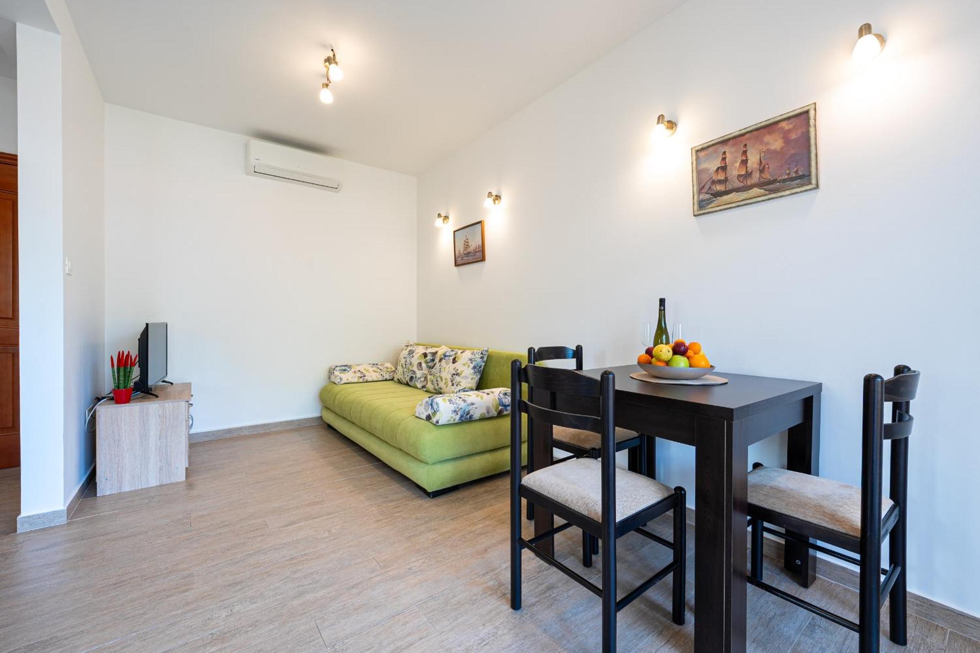 Hera Apartments Доньї-Столів Екстер'єр фото
