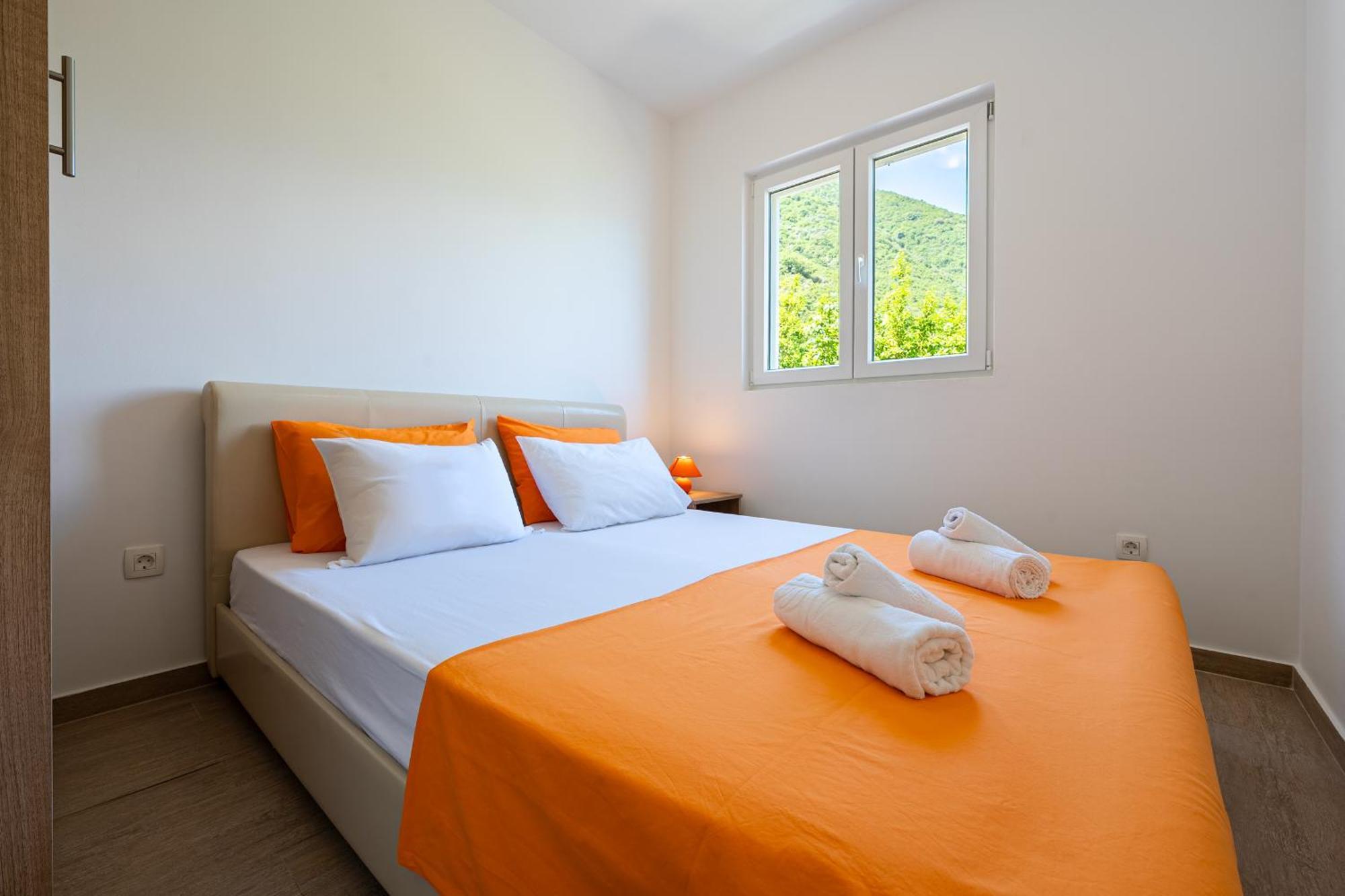 Hera Apartments Доньї-Столів Номер фото