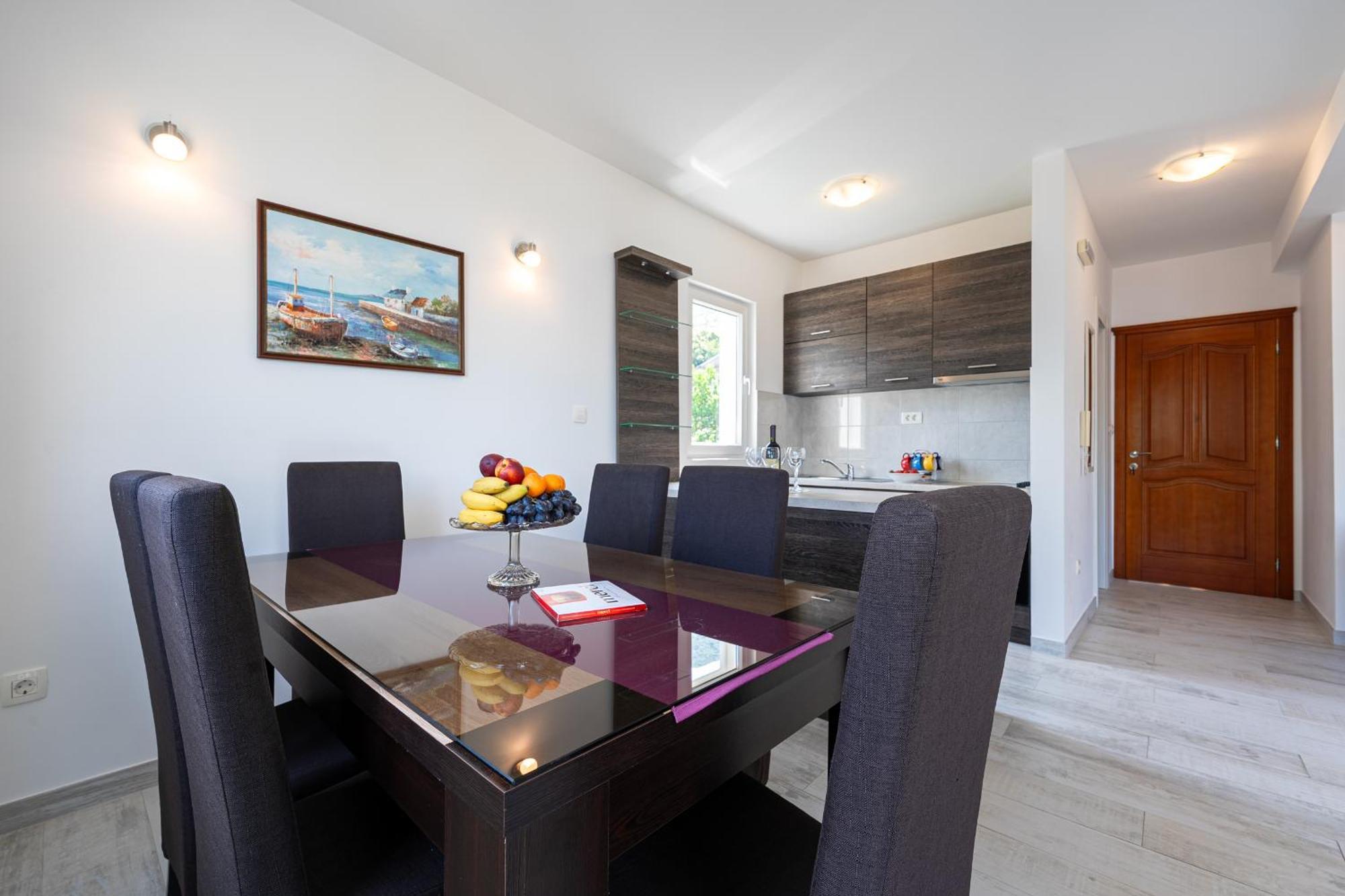 Hera Apartments Доньї-Столів Екстер'єр фото
