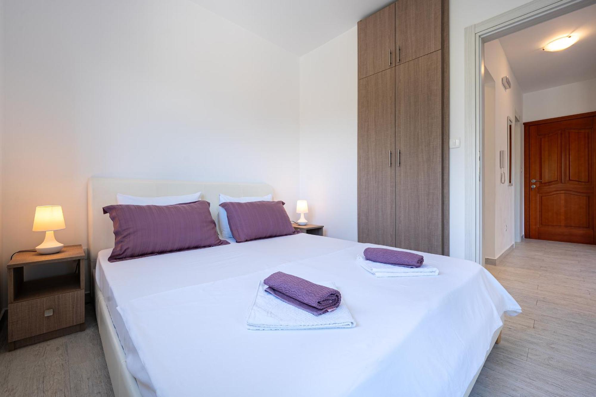 Hera Apartments Доньї-Столів Номер фото